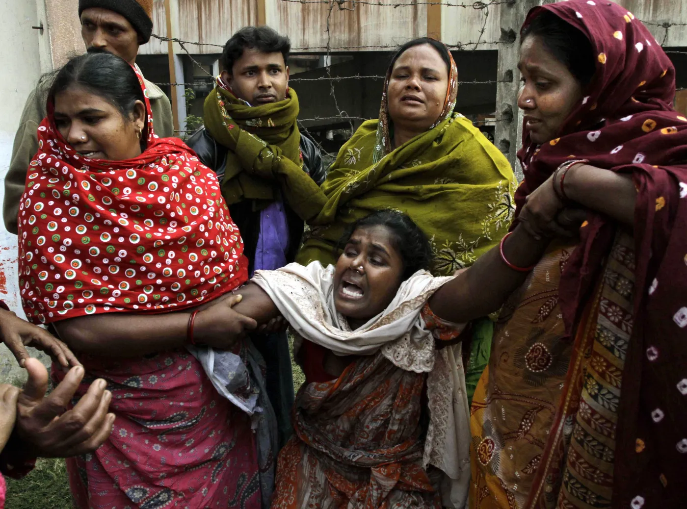2863807-tragedia-w-indyjskiej-wiosce-sangrampur.jpg