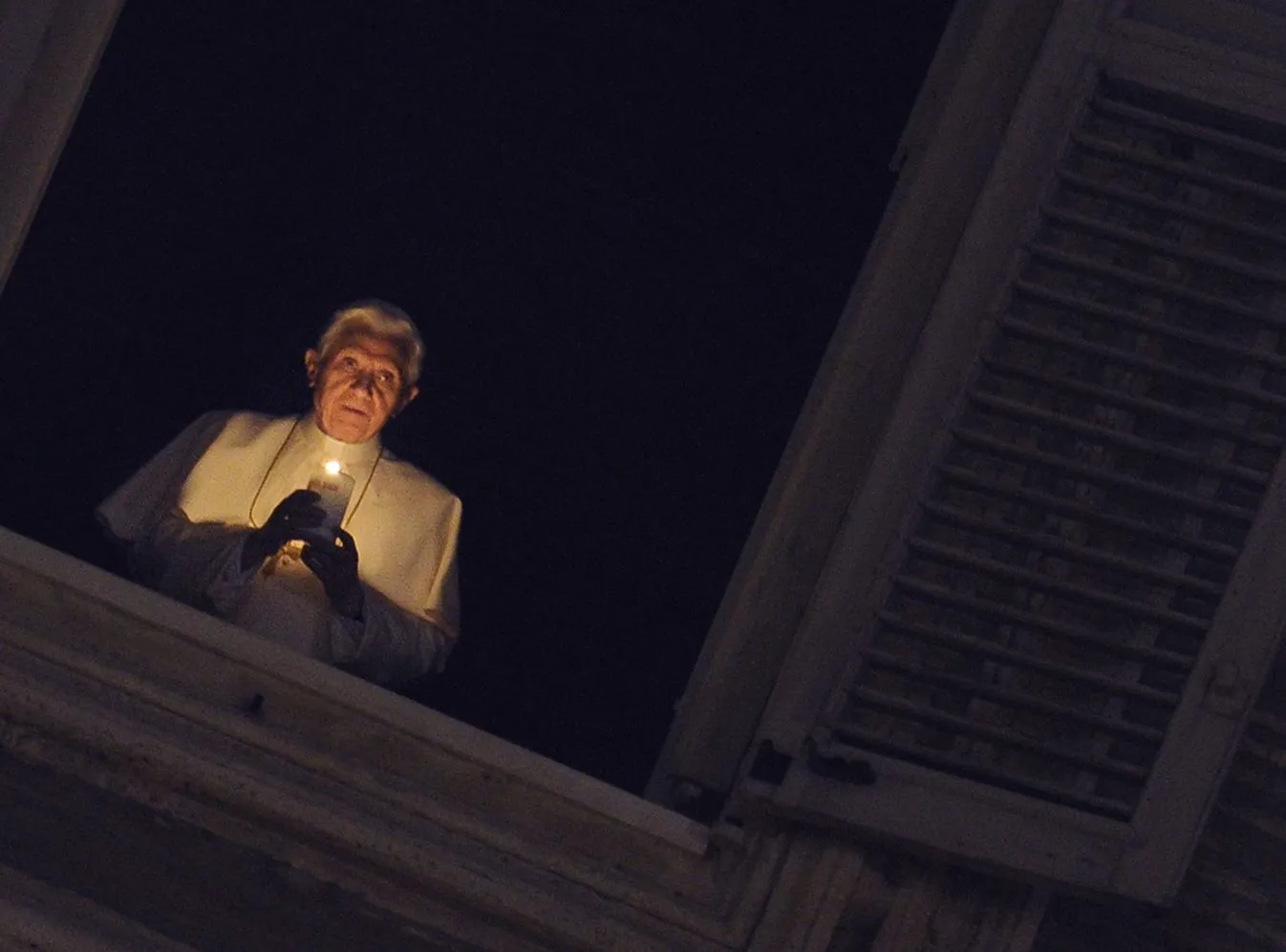 Benedykt XVI zapalił światło pokoju