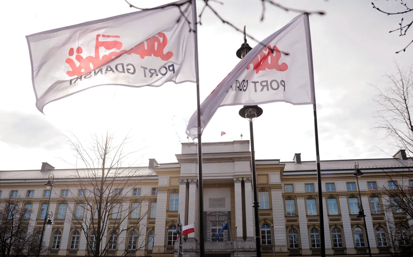 Miasteczko emerytalne przed kancelarią premiera