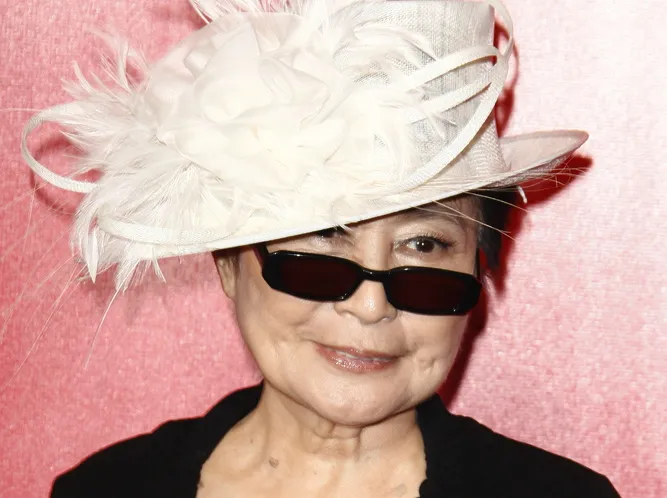 3208909-yoko-ono.jpg