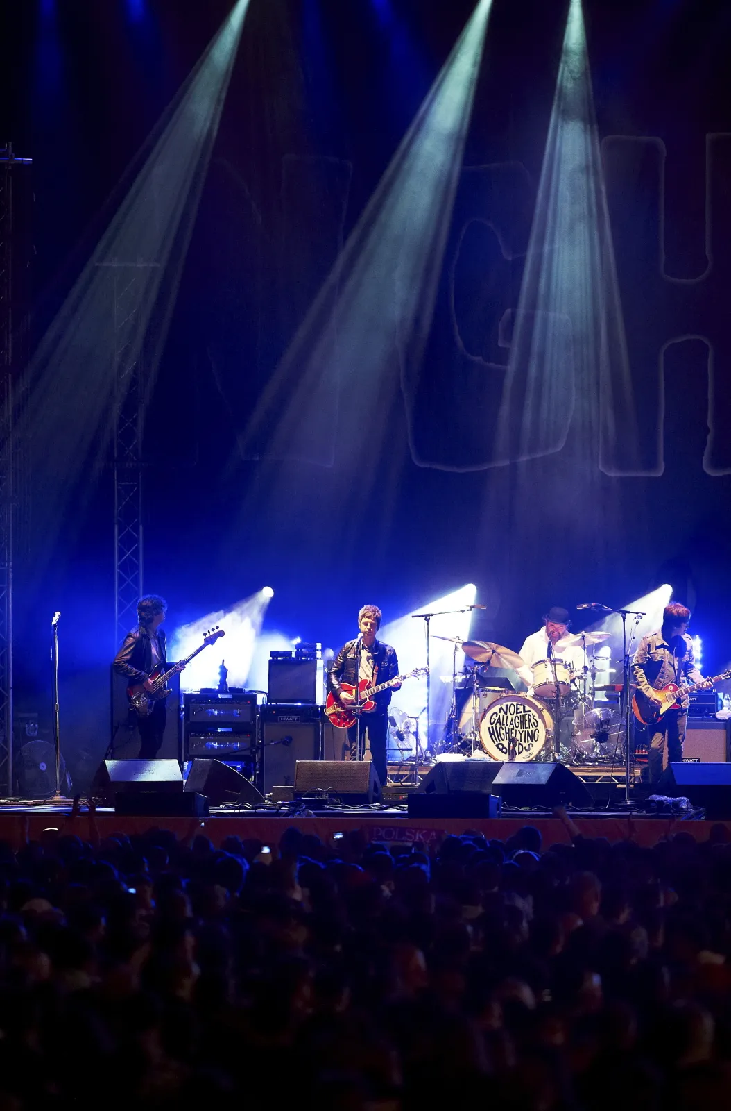 3683185-noel-gallagher-zagral-dla-euro-kibicow.jpg