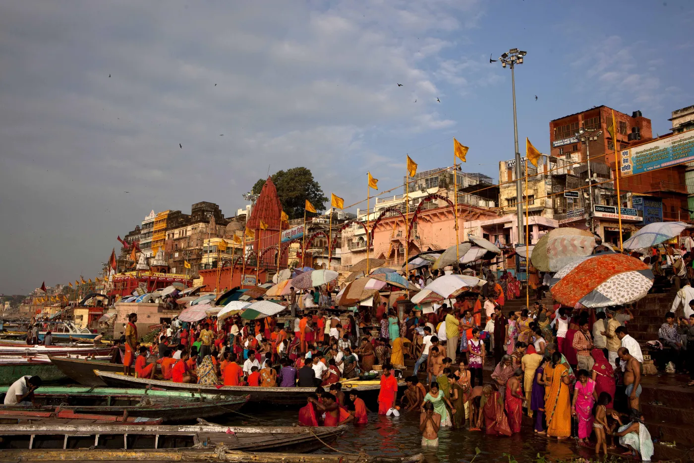 3767949-waranasi.jpg