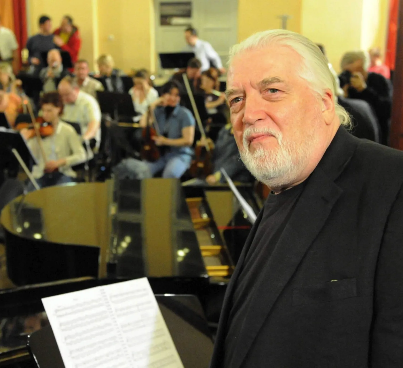 3781305-jon-lord-podczas-proby-przed-koncertem.jpg