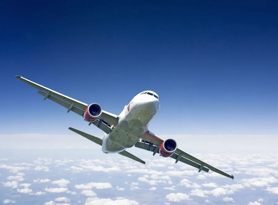 Mówił, że z babą nie leci. Pilotka wywaliła go z samolotu