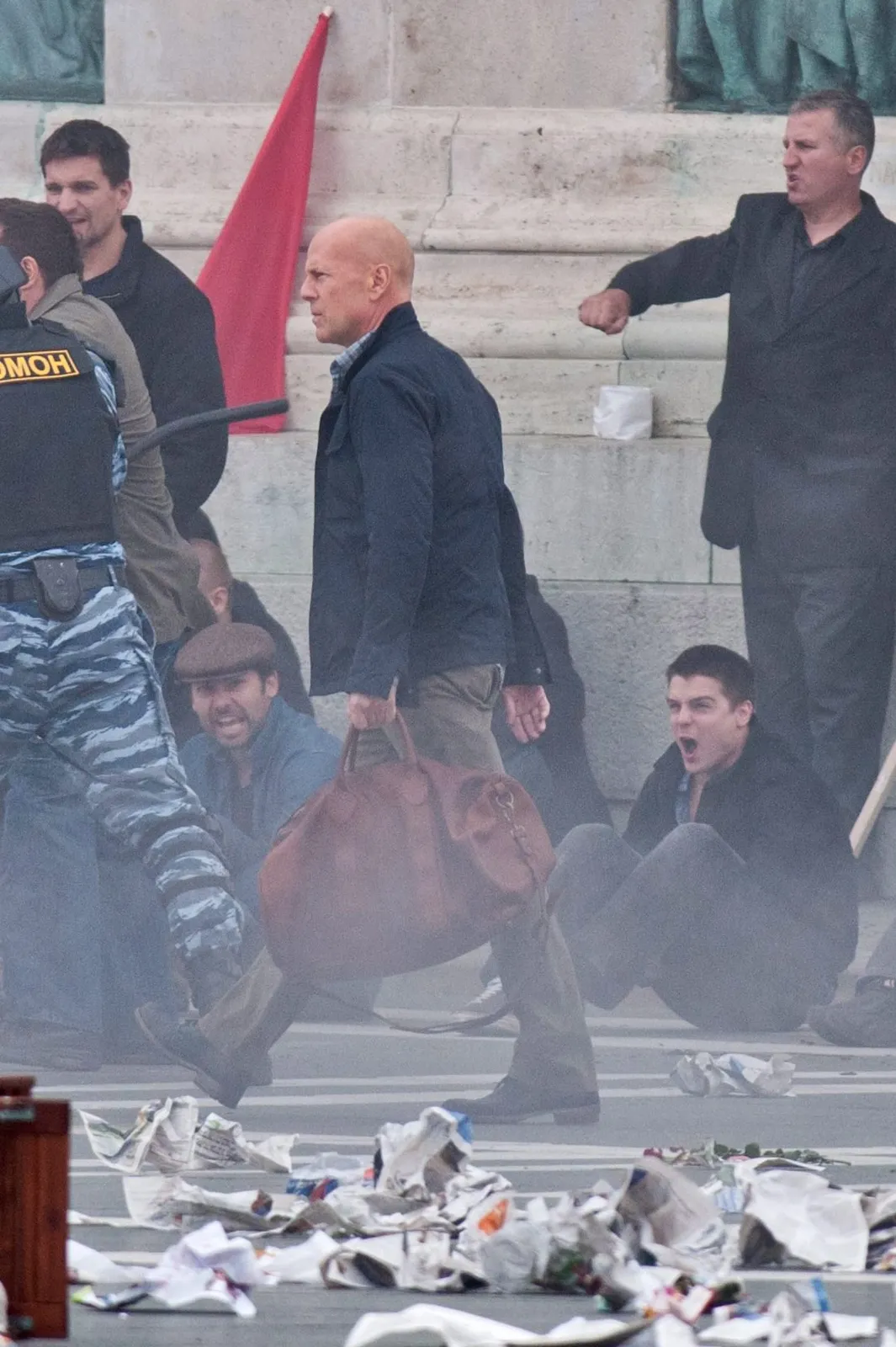 3594557-bruce-willis-na-planie-nowej-szklanej.jpg