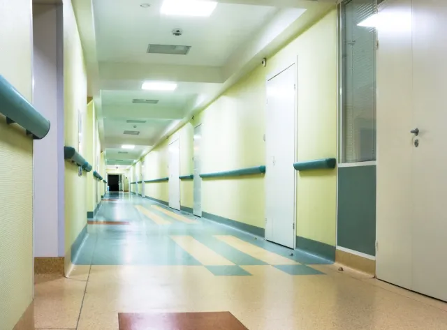 Polacy uwięzili dziecko w aucie. Sześciolatka jest w śpiączce