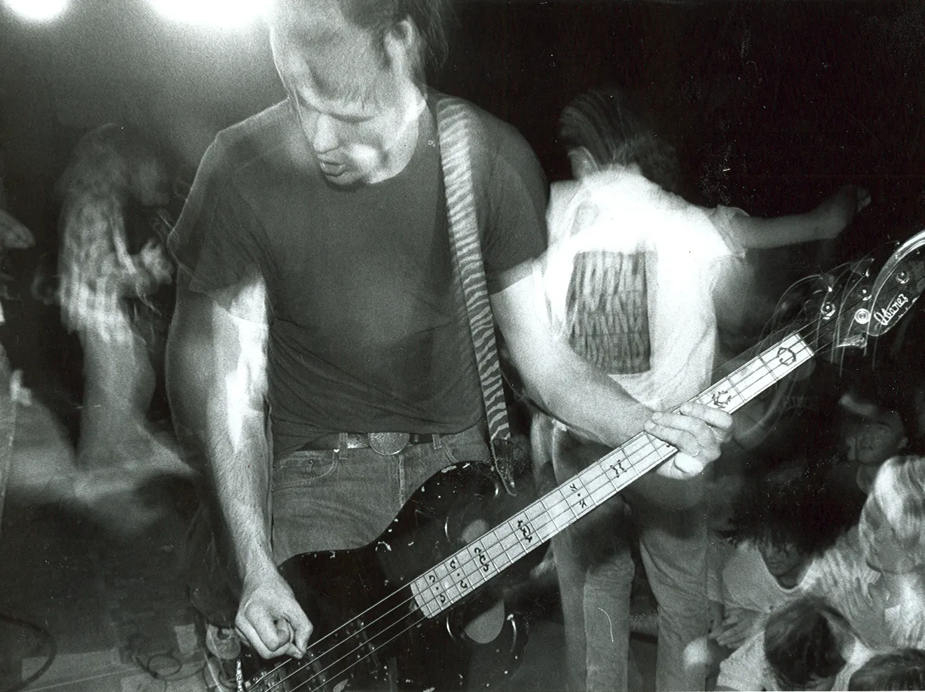 Gitara Nirvany trafiła na aukcję – kto da więcej?