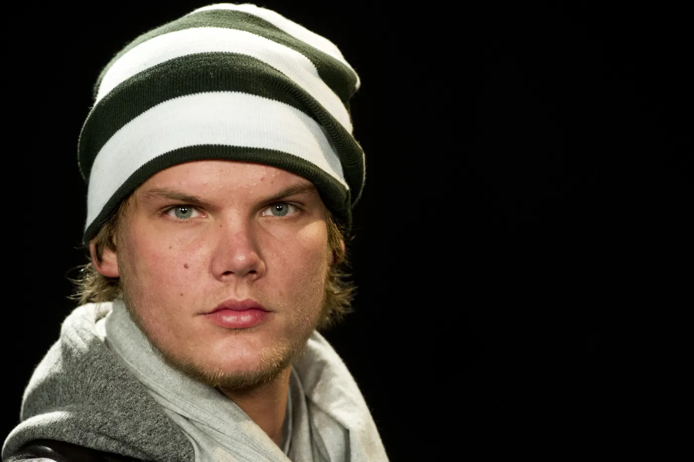 3893847-avicii.jpg