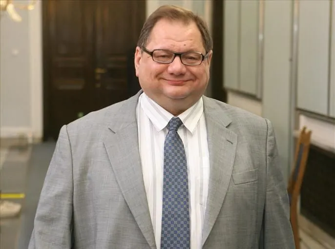 Posłowie dorabiają na boku. Najwięcej Ryszard Kalisz