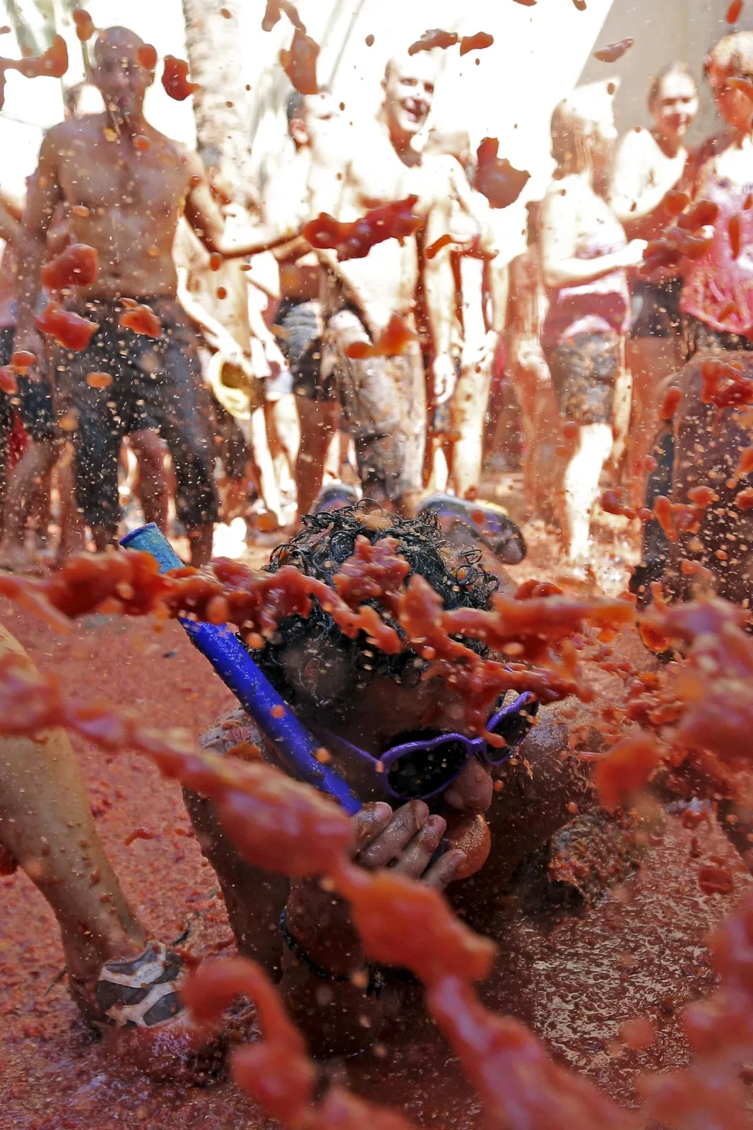 3957240-tomatina.jpg