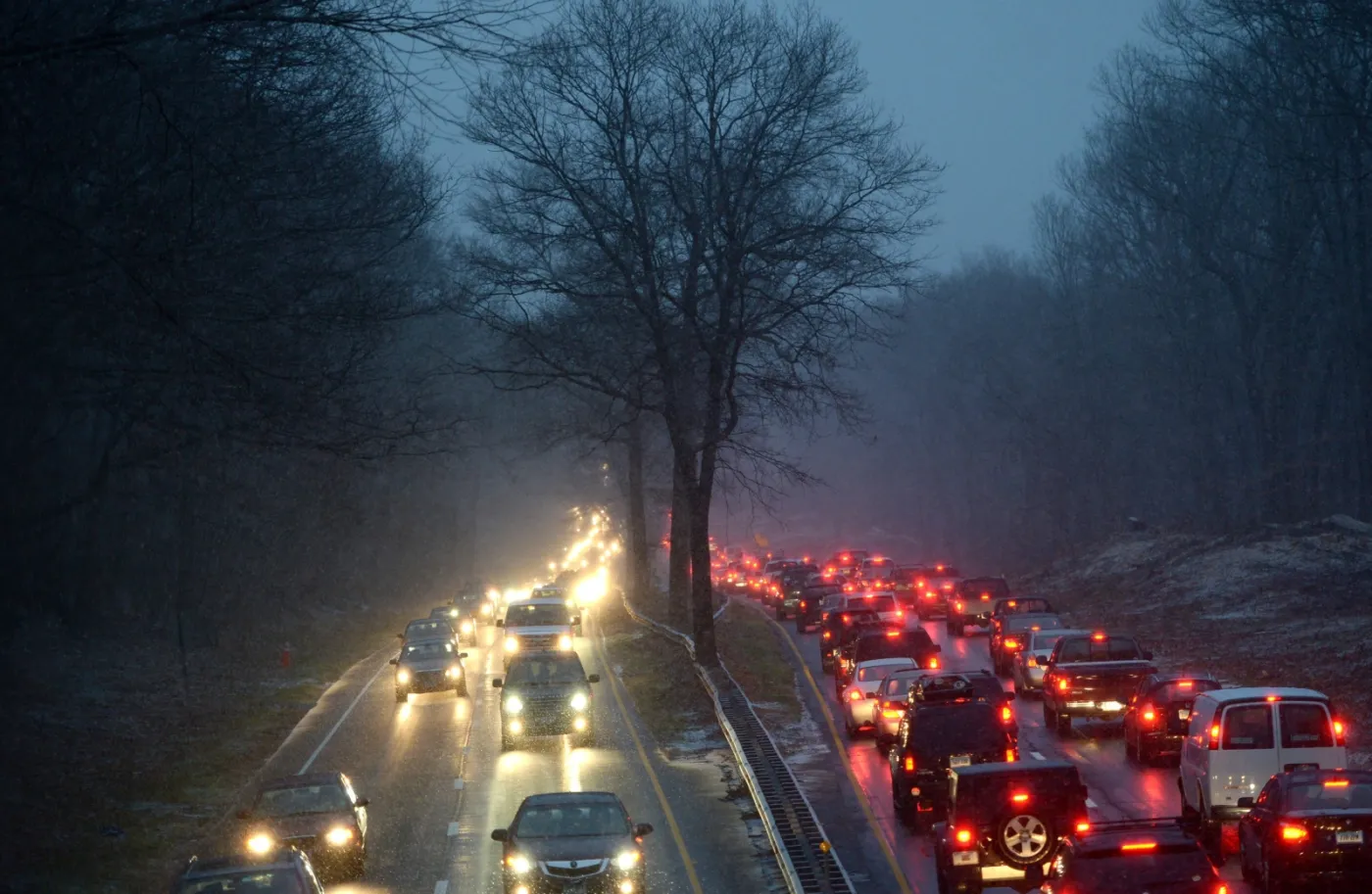 4452492-korek-na-drodze-w-norwalk-connecticut.jpg