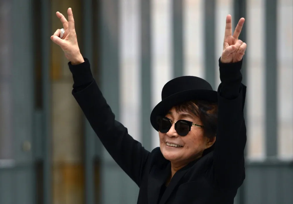 4632917-yoko-ono.jpg