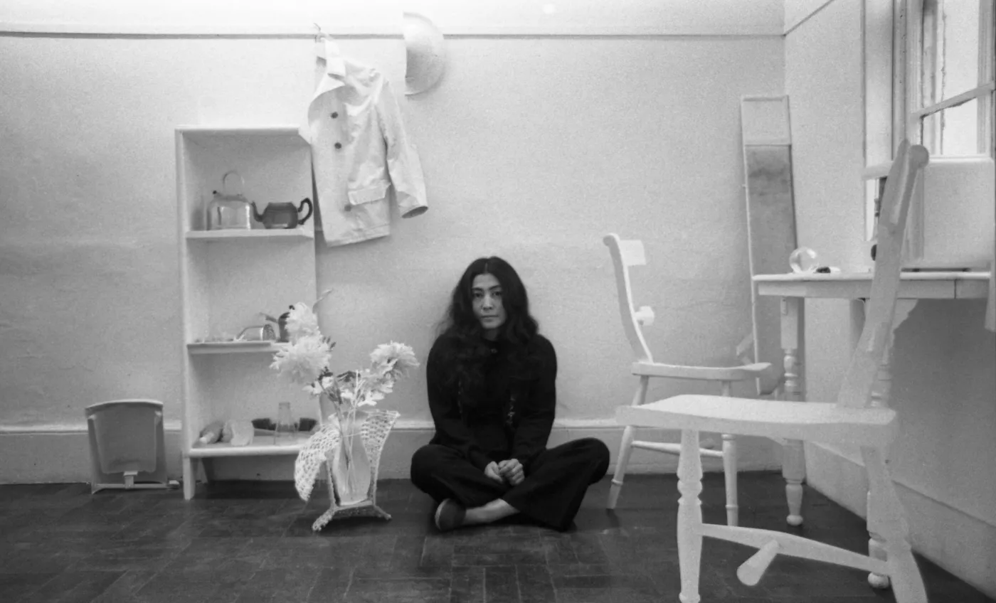 4642725-yoko-ono.jpg