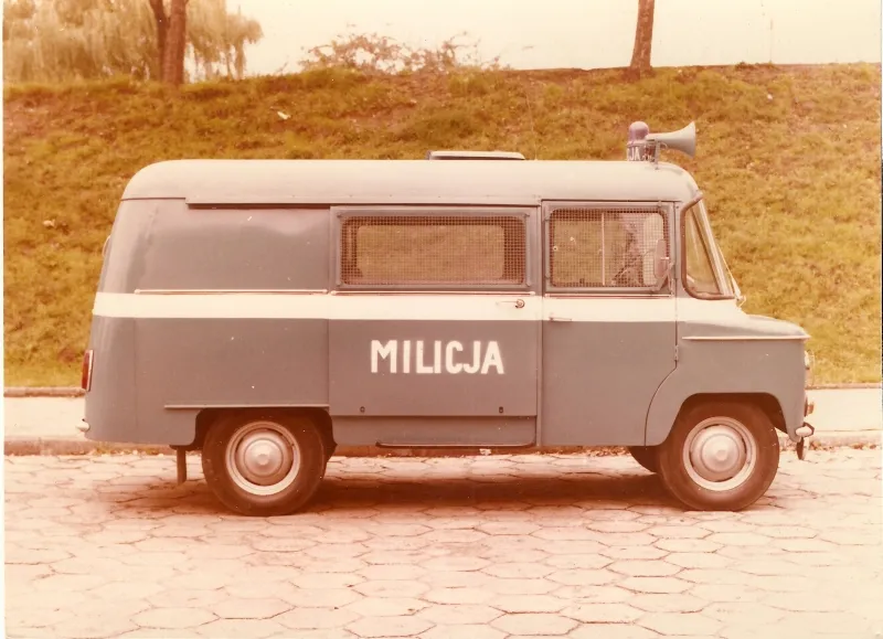 4408195-7-103053.jpg