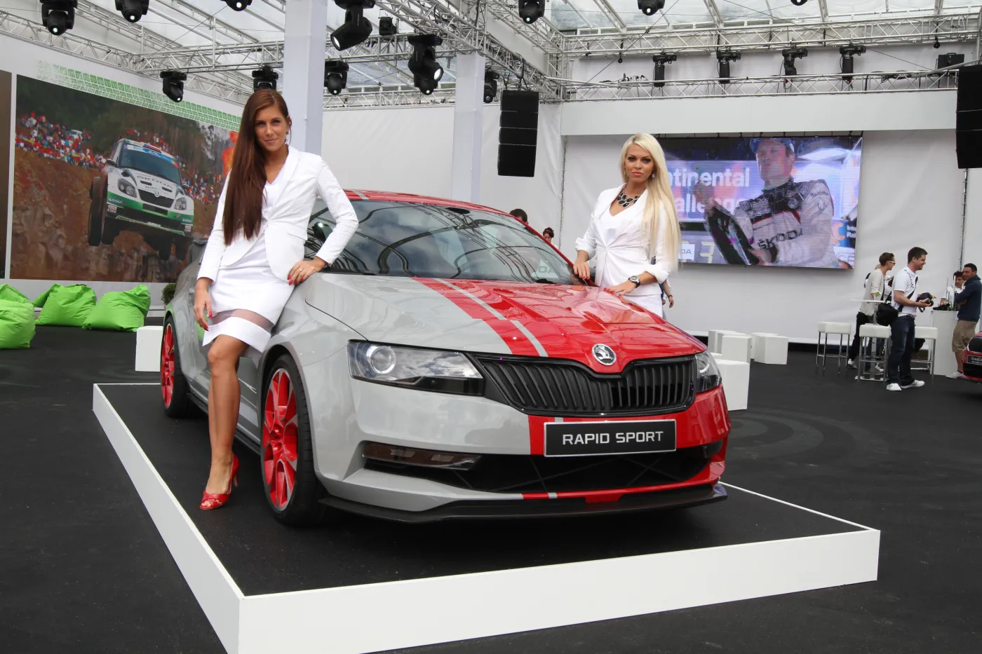 Skoda odkryła karty! Nowe wcielenie czeskiej limuzyny, czyli rapid z pieprzykiem