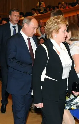 5058004-ludmila-i-wladimir-putin-na-spektaklu.jpeg