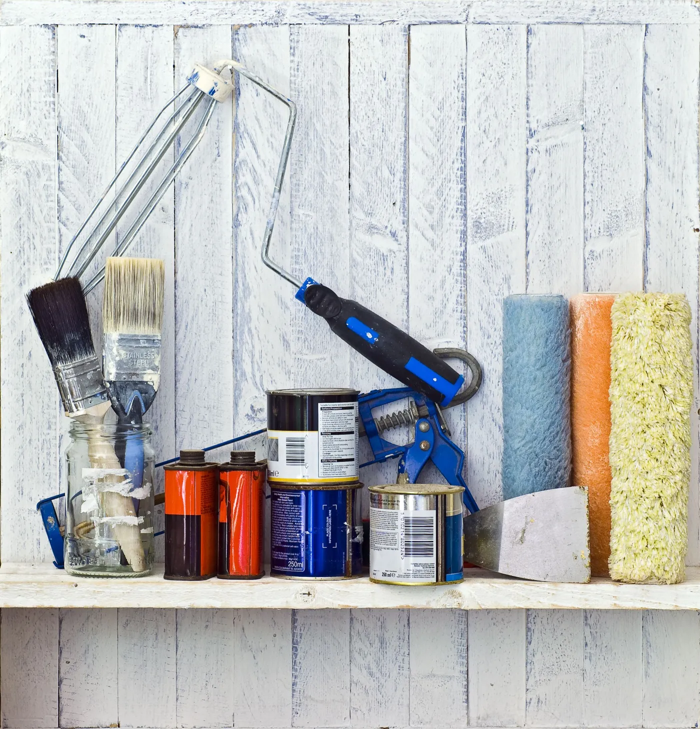 Jakie są ceny materiałów budowlanych? Farby, tapety, okna...