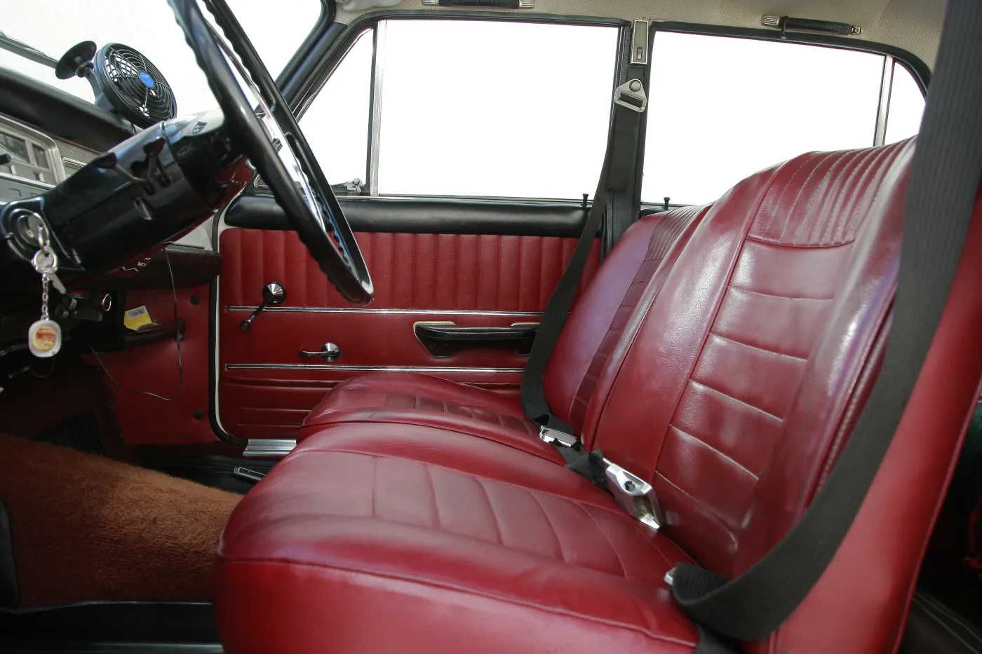 Legenda polskiej motoryzacji z czasów PRL! Na zdjęciach fiat 125p