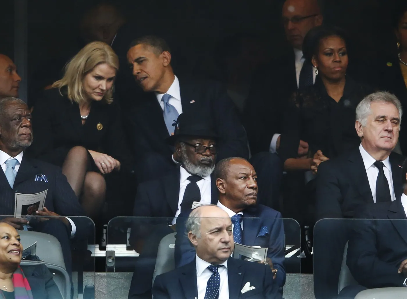 5725643-obama-na-uroczystosciach-pogrzebowych.jpg