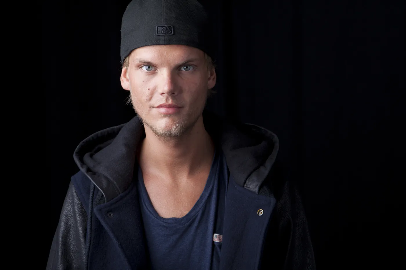 5701483-avicii.jpg