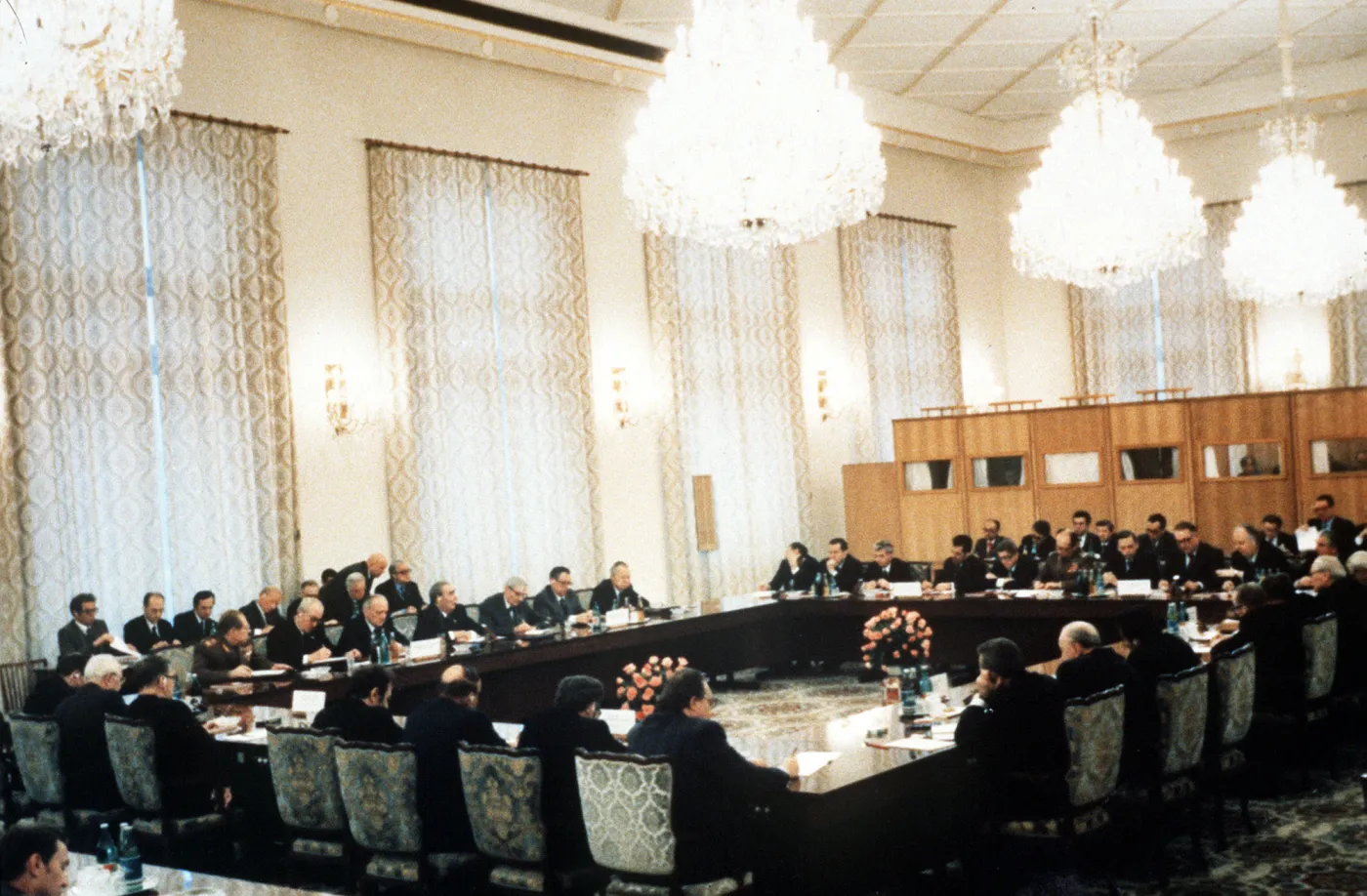 5838406-spotkanie-przywodcow-paktu-warszawskiego.jpg
