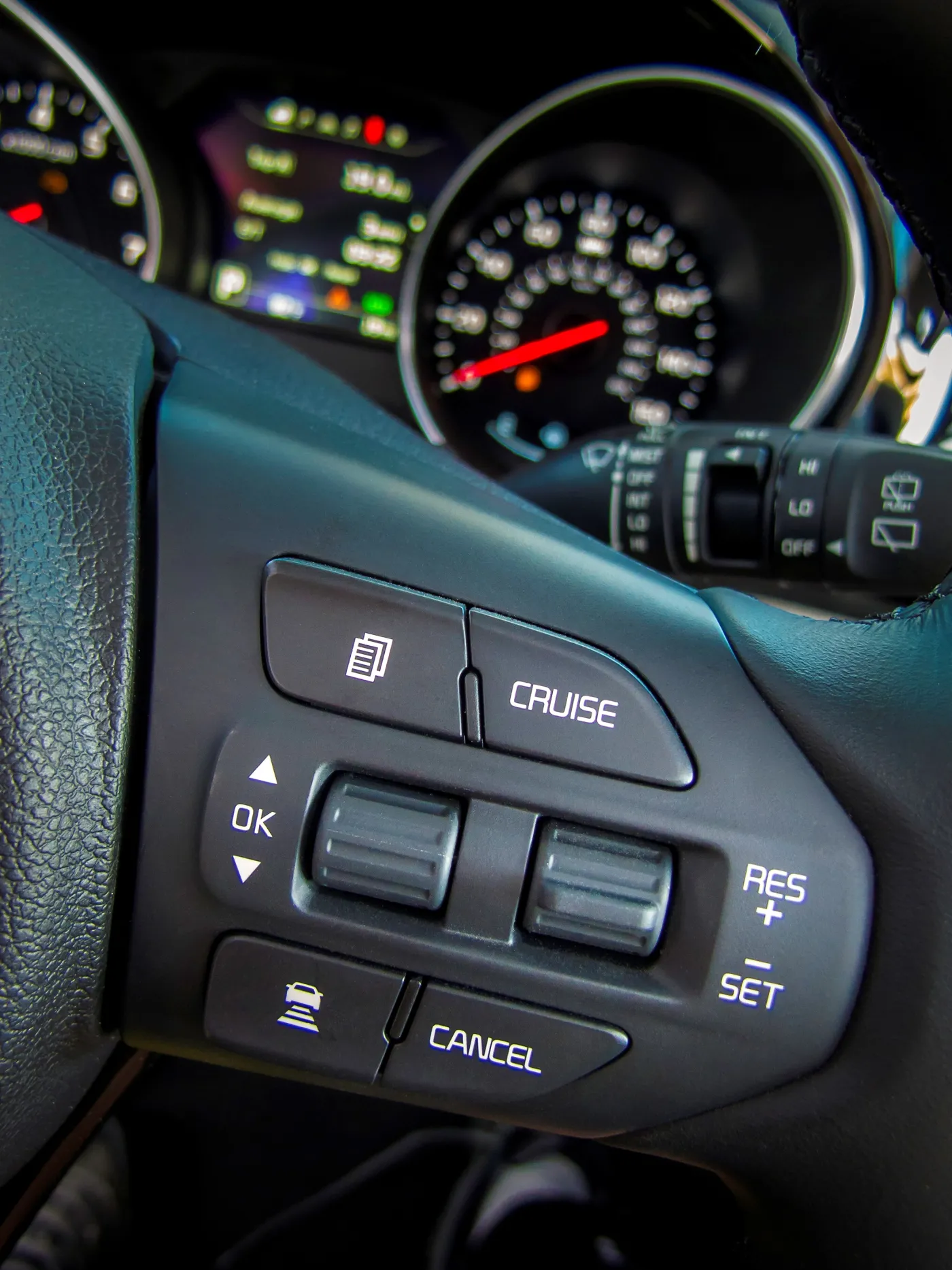 Kia ujawniła nowy model dla rodziny! Oto sedona, czyli carnival. Pierwsze ZDJĘCIA dużego vana