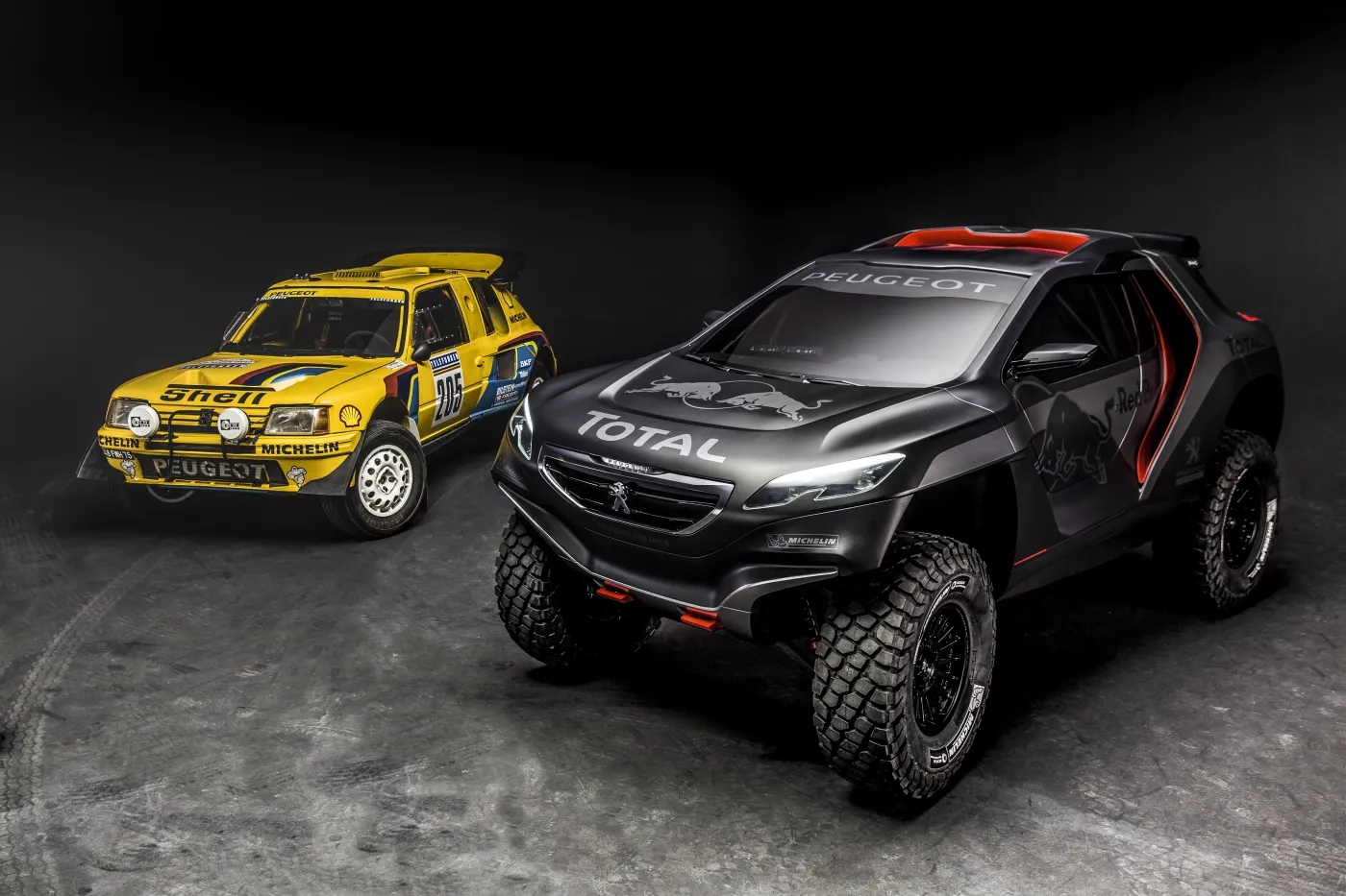 Peugeot wypuścił z klatki nową bestię! Oto 2008 DKR gotowy na Dakar. ZDJĘCIA