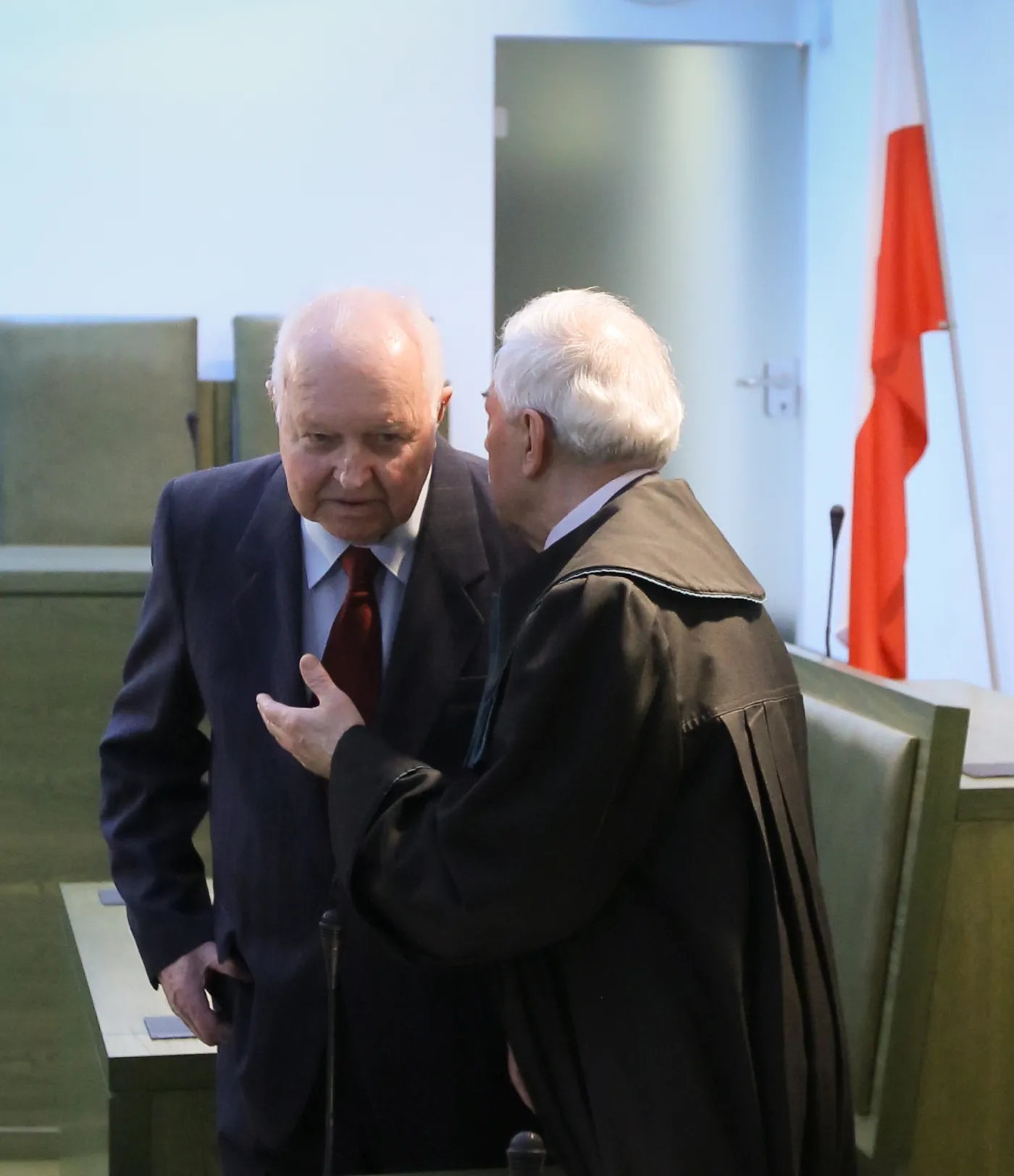 6224484-stanislaw-kania-przed-sadem-najwyzszym.jpg