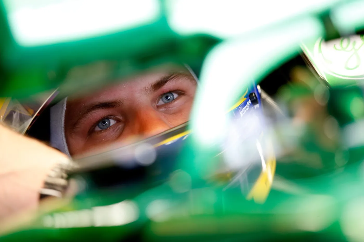 6324105-lewis-hamilton-najszybszy-na-pierwszym.jpg