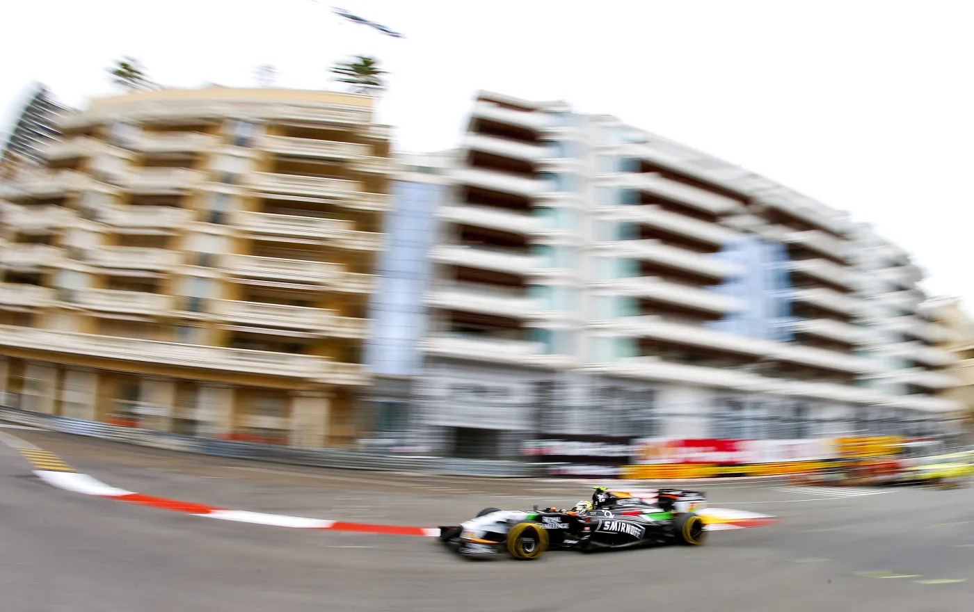 6324163-lewis-hamilton-najszybszy-na-pierwszym.jpg