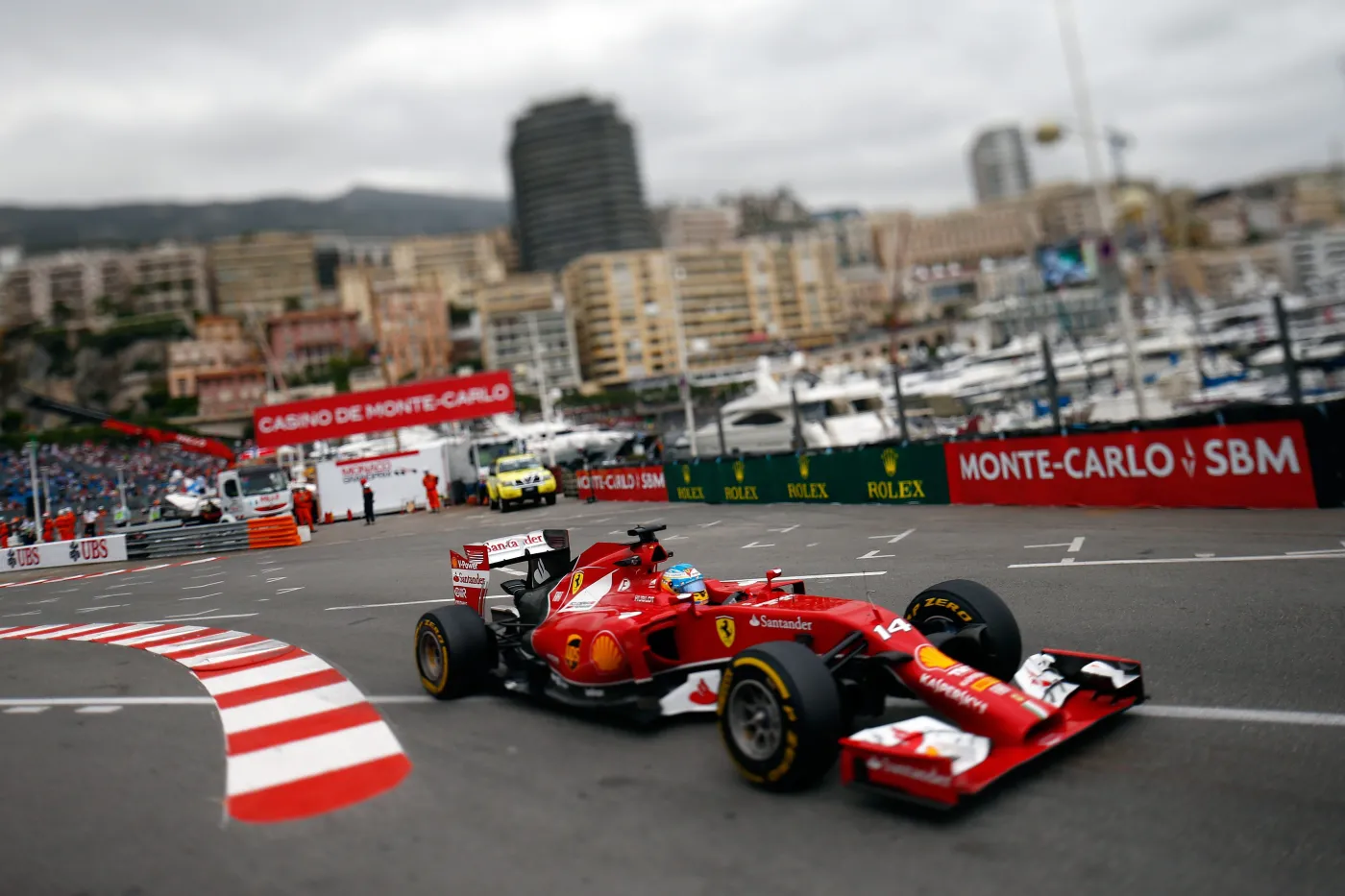 6324192-lewis-hamilton-najszybszy-na-pierwszym.jpg