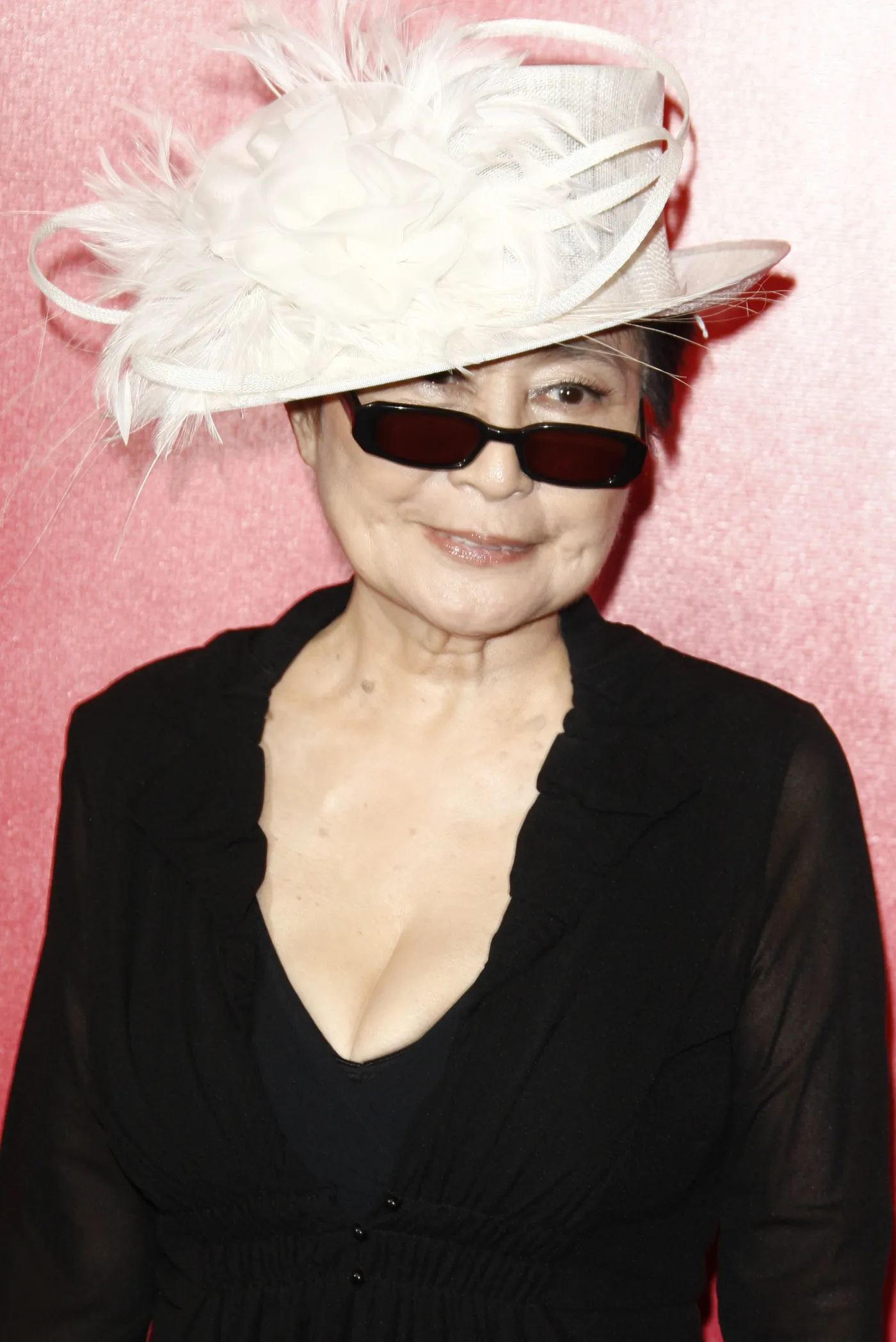 4461402-yoko-ono.jpg