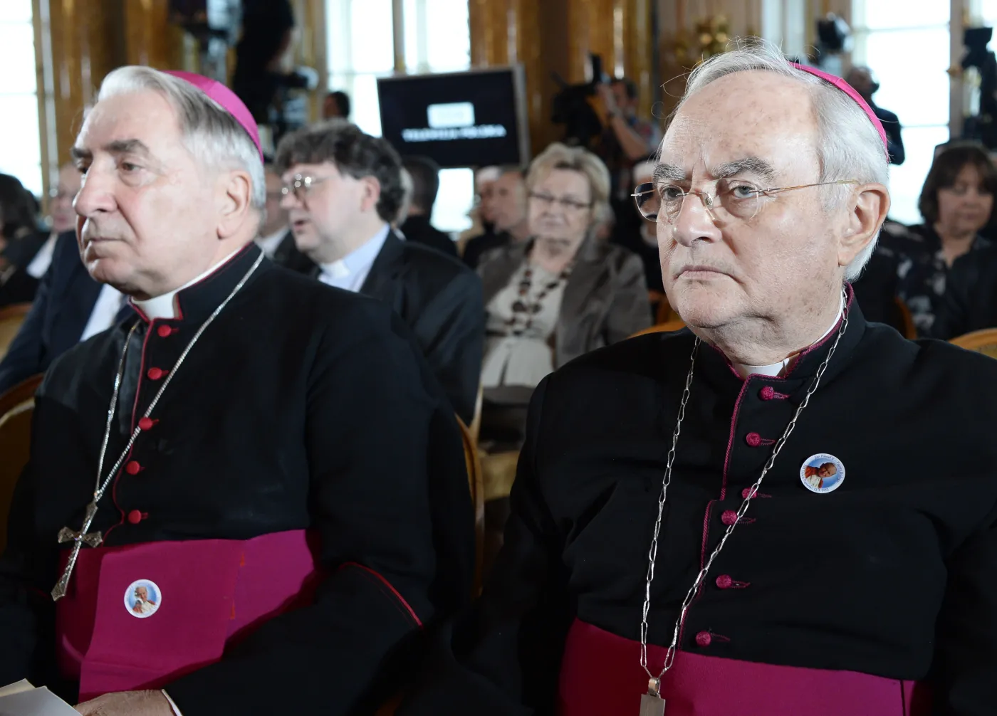 6020277-arcybiskup-jozef-kowalczyk-i-arcybiskup.jpg