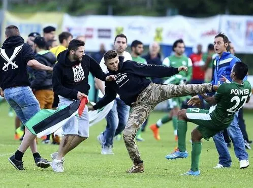 Atak palestyńskich kiboli na piłkarzy z Izraela