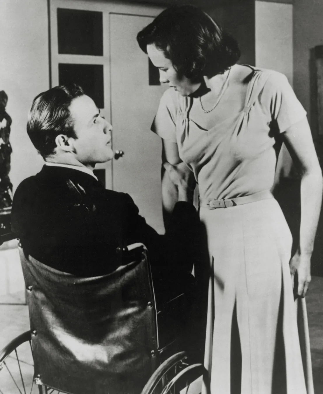 6764803-teresa-wright-i-marlon-brando-poklosiu.jpg