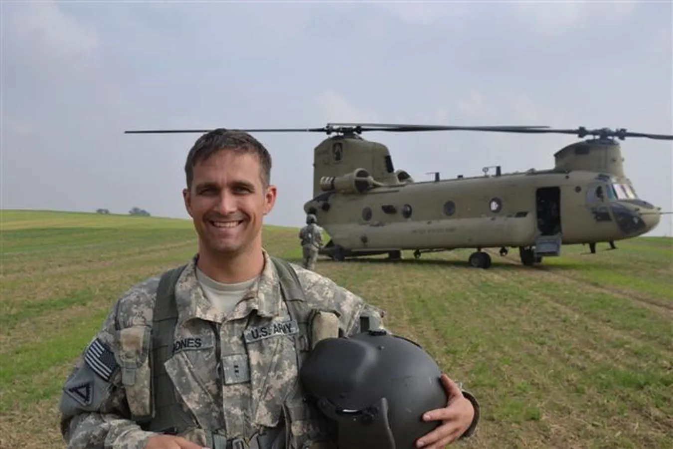 6787500-gruta-ladowanie-smiglowce-helikoptery.jpg