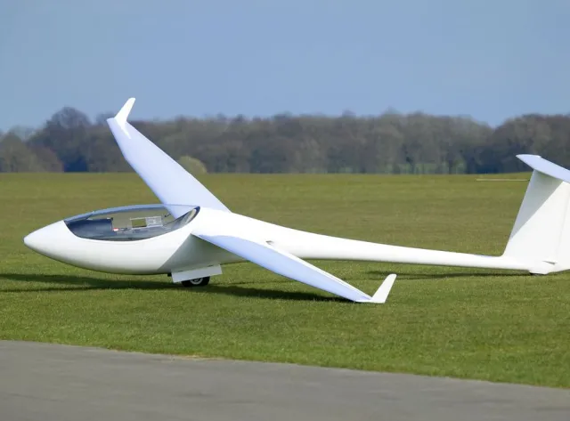 Drugi wypadek na szybowcowych zawodach w Pile. Zginął pilot. WIDEO