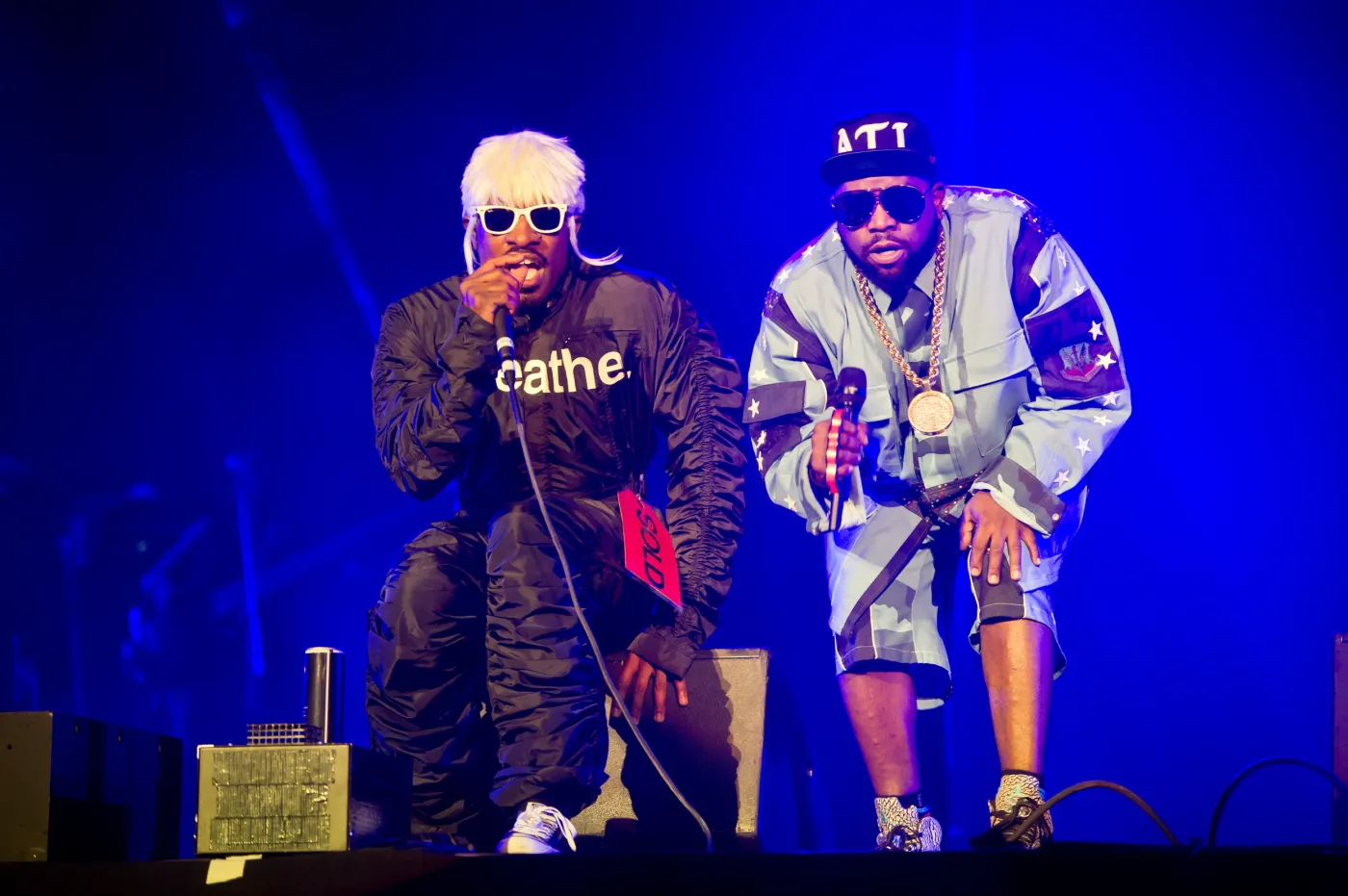 6434778-outkast.jpg
