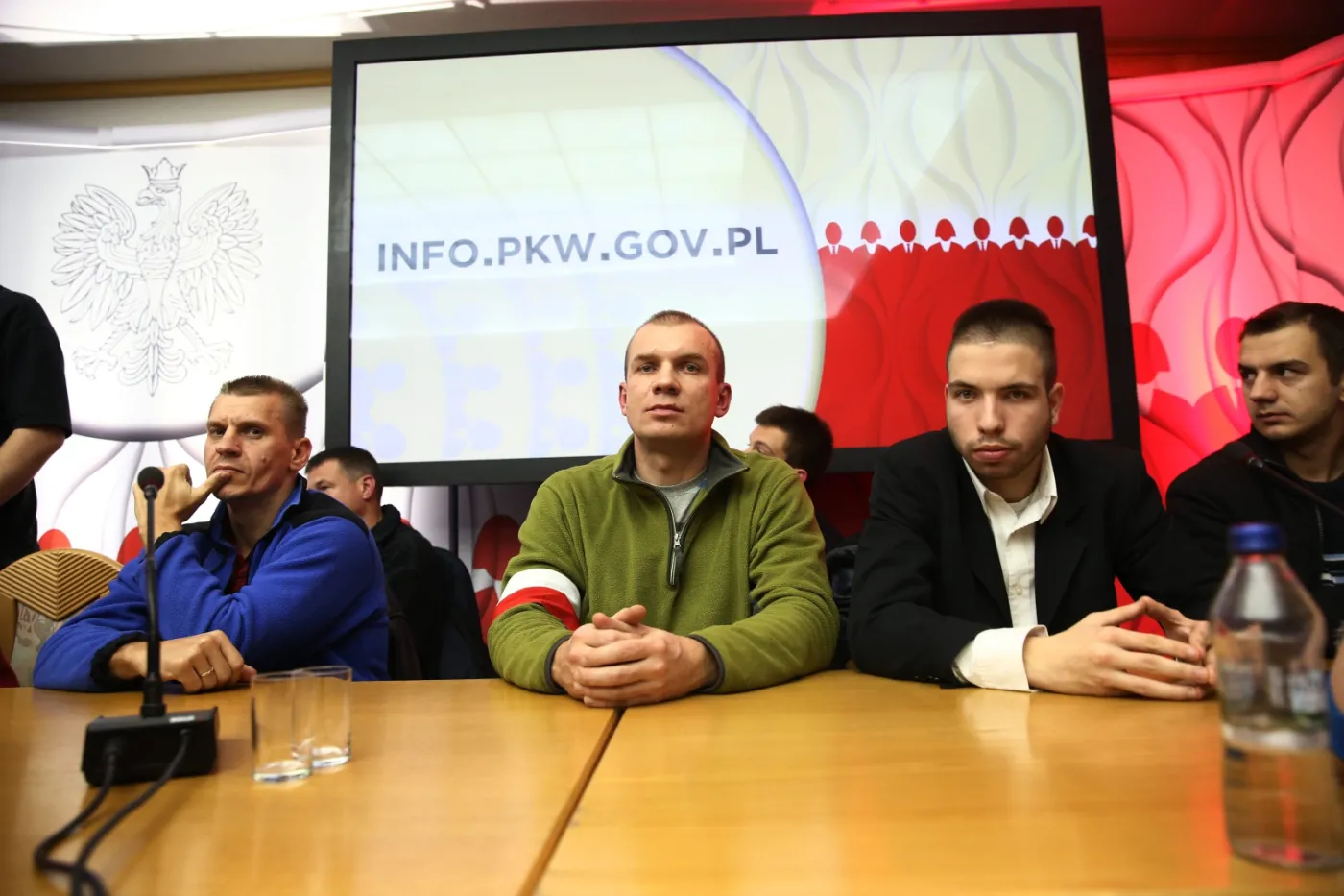 7095410-grupa-osob-ktore-w-trakcie-manifestacji.jpg