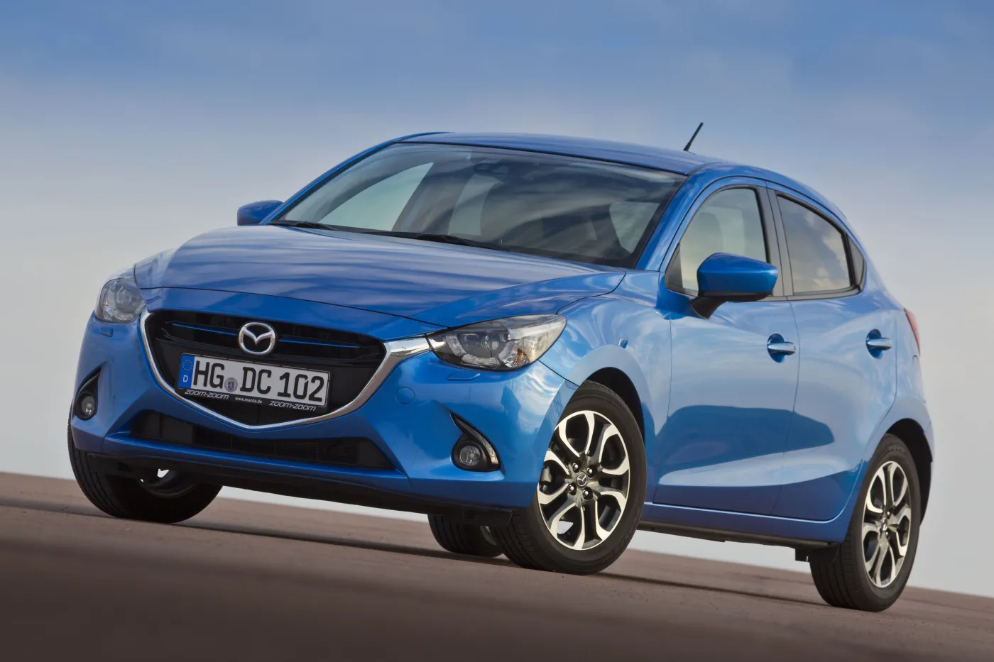 7137922-all-new-mazda2-sp-2014-still-14-jpg300.jpg