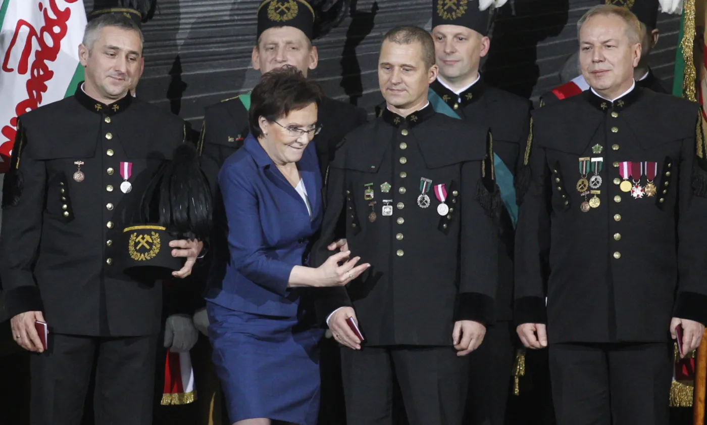 7154199-premier-ewa-kopacz-podczas-uroczystosci.jpg