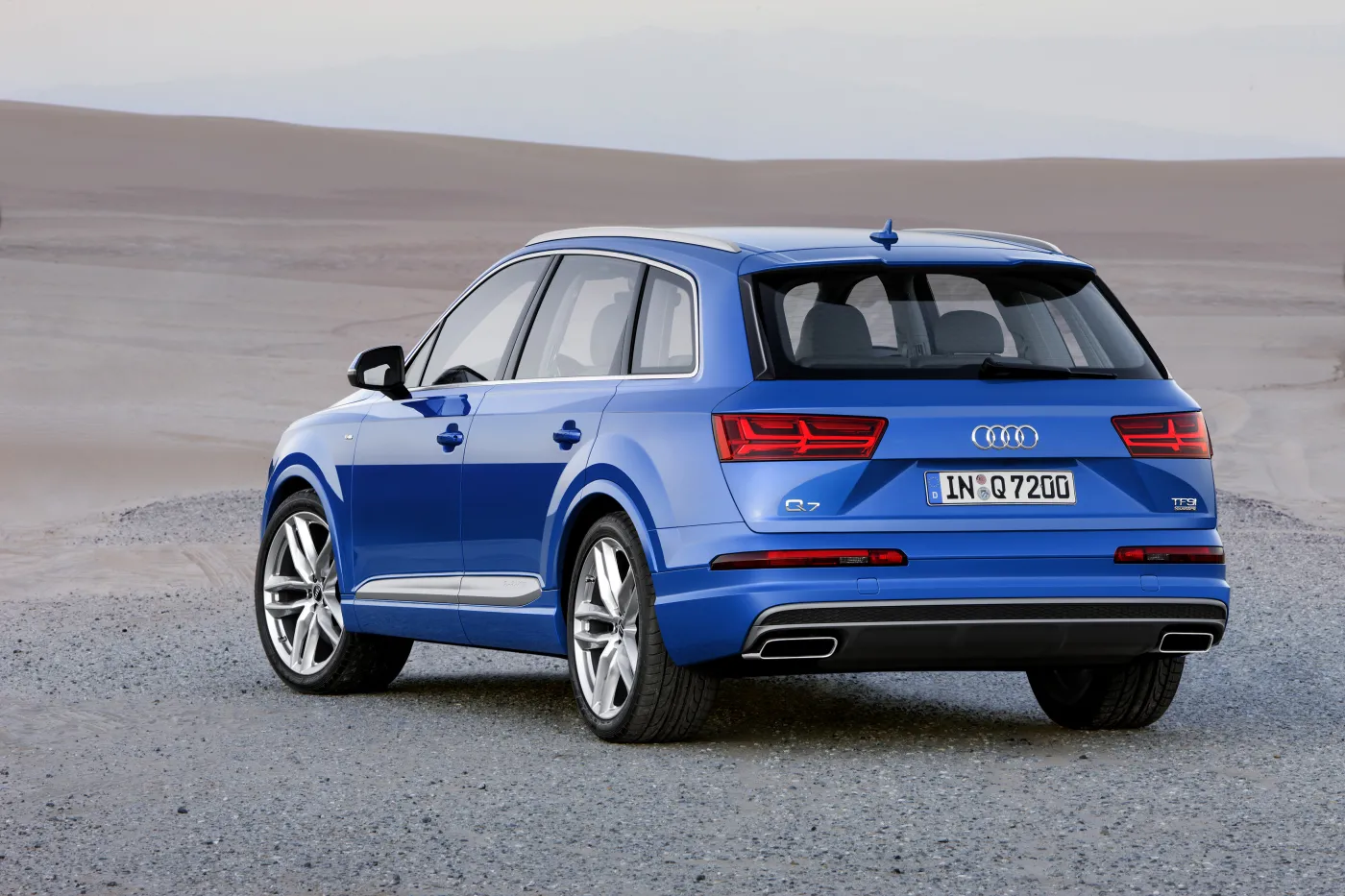 7187461-audi-q7.jpg