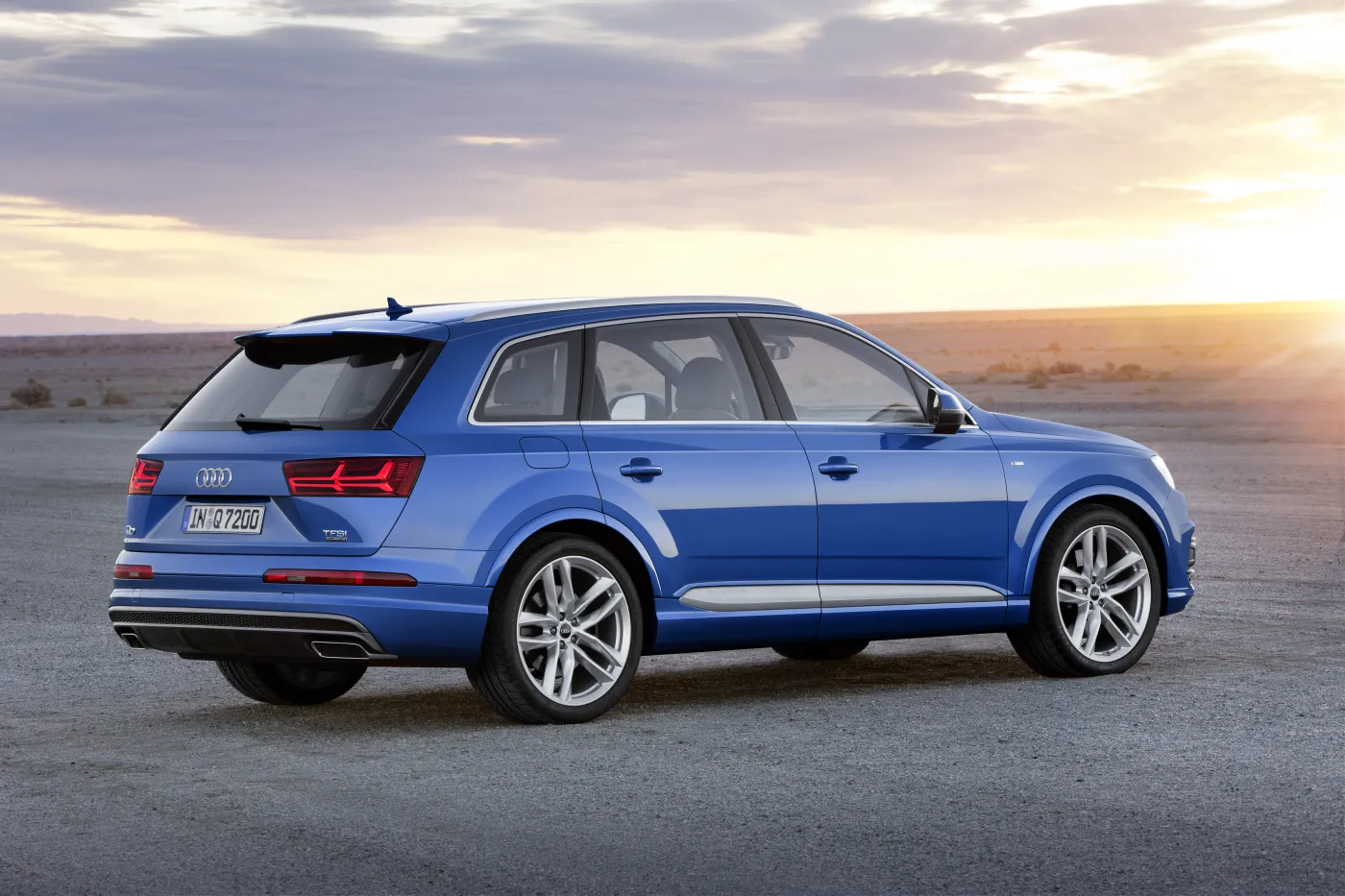 7187519-audi-q7.jpg