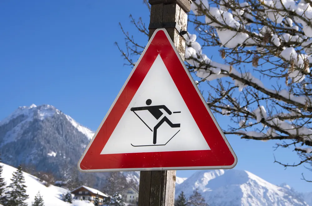 Na narty samochodem do Austrii, Czech, Francji, Niemiec, Słowacji, Szwajcarii, Włoch. Przepisy dla kierowców