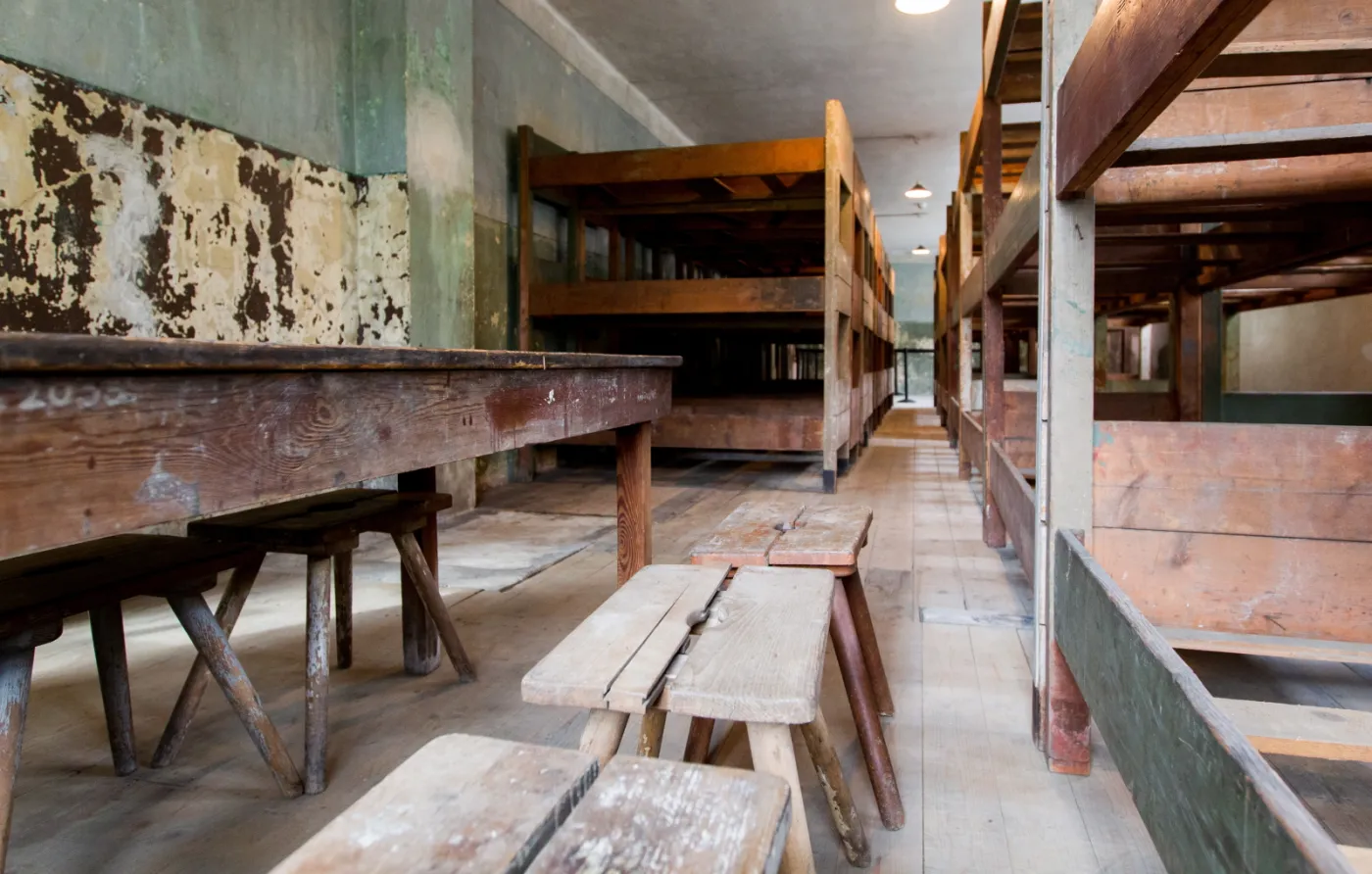 Wnętrze udostępnionego dla zwiedzających, pierwszego z dwóch "bloków rezerwatowych" w Muzeum Auschwitz w Oświęcimiu