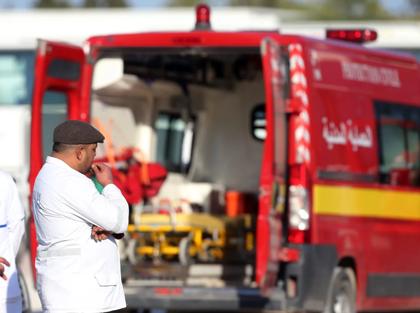 Ratownicy na miejscu ataku terrorystów w Tunisie w Tunezji