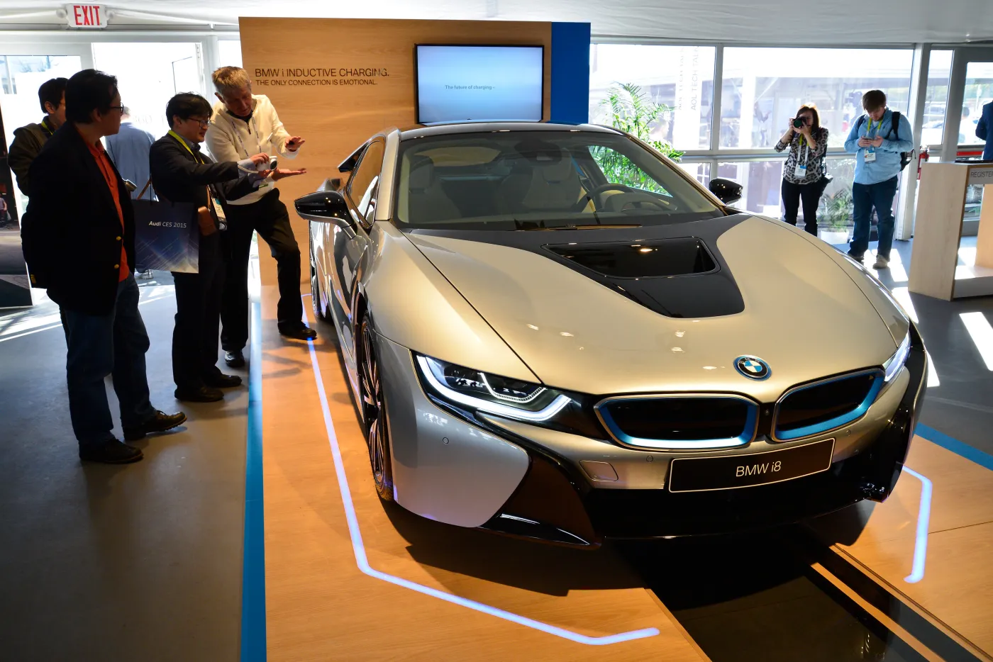 7615828-bmw-i8.jpg
