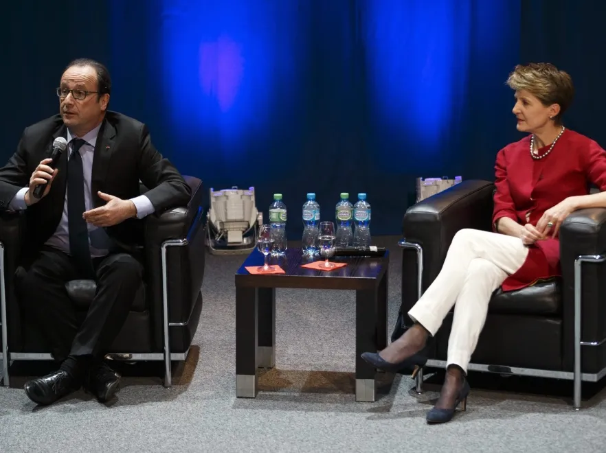 7664569-simonetta-sommaruga-francois-hollande.jpg