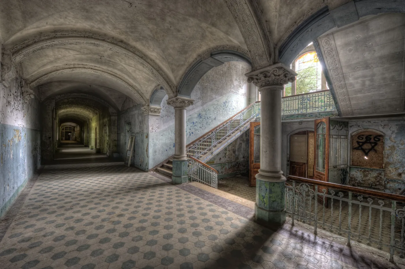Opuszczony szpital Beelitz-Heilstätten. TUTAJ LECZYŁ SIĘ ADOLF HITLER