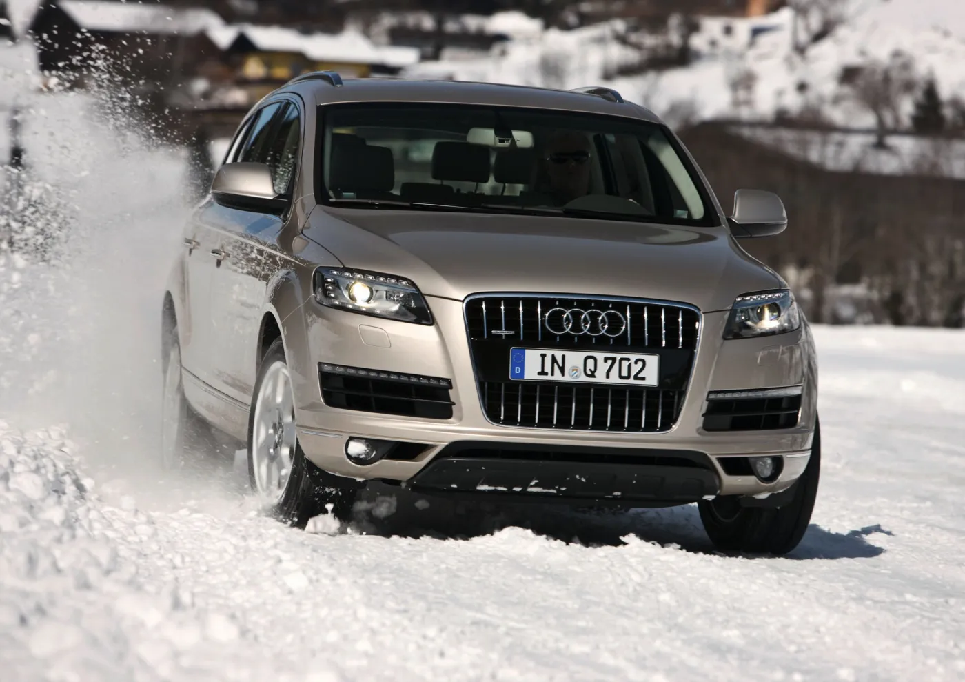 7469967-audi-q7.jpg